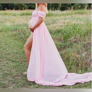 Elegant Maternity Gown in Light Pink